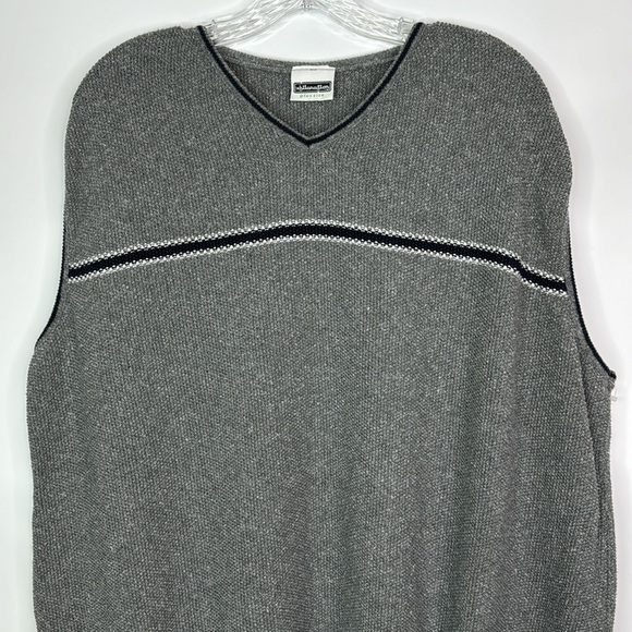 Vintage Xhilairation Grey Sweater Vest Plus Size 2X 90s Y2K - Picture 2 of 8